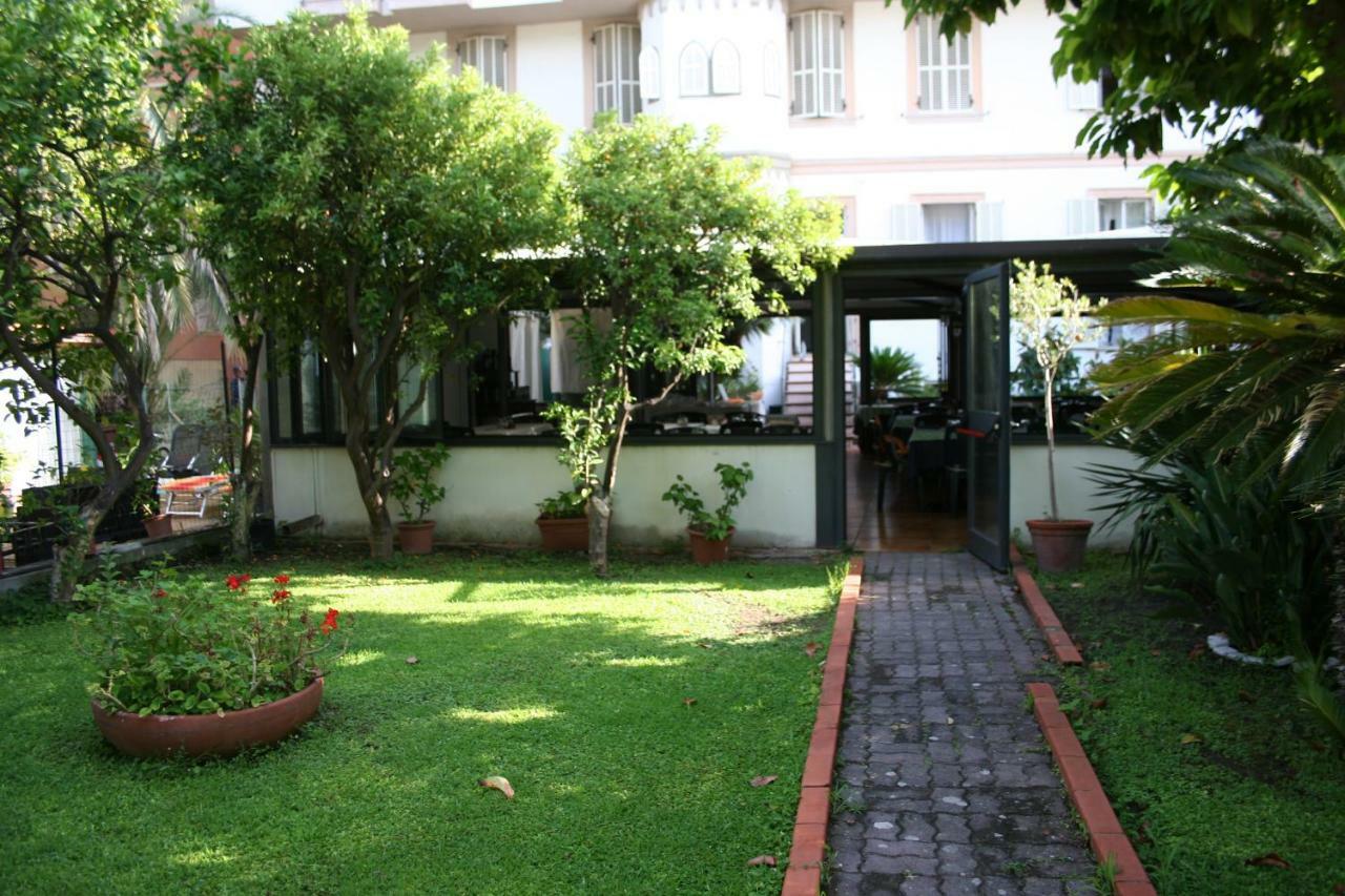 Hotel Rosalia Bordighera Eksteriør billede