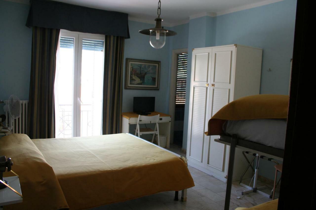 Hotel Rosalia Bordighera Eksteriør billede