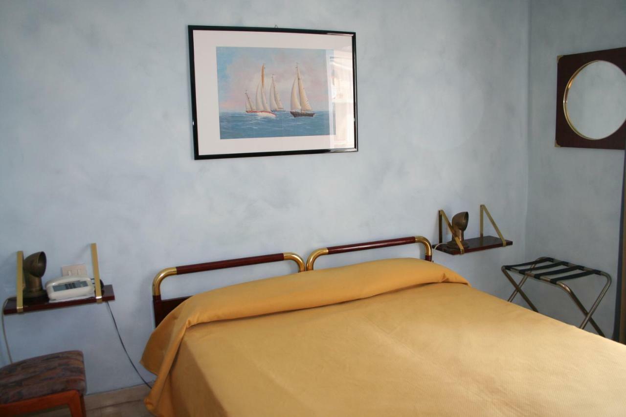 Hotel Rosalia Bordighera Eksteriør billede